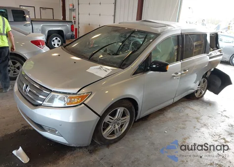 2013 Honda Odyssey Touring/Touring Elite z USA, uszkodzony, nr VIN 5FNRL5H9XDB038521